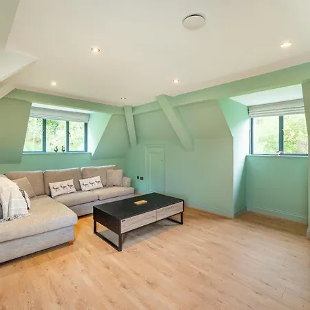 Robyn's Nest At Applethwaite Hall Hébergement de vacances *